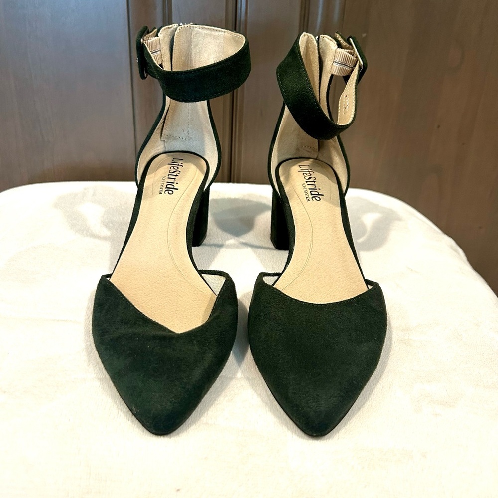 LifeStride Admire Ankle Strap Pointed Toe Suede Pump in Forest Green, Size 6.5 - Picture 5 of 13